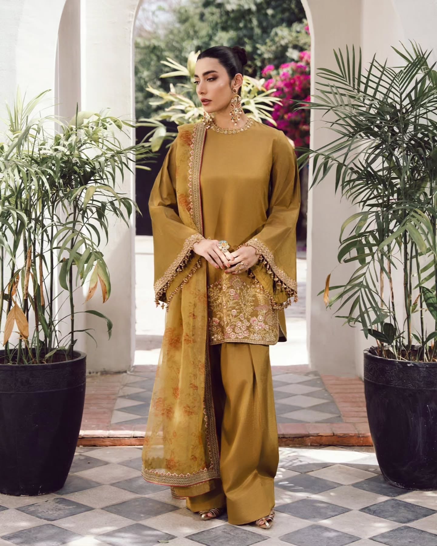 New Party Wear Beautiful Designer French Crepe Silk Embroidered Suit with Farshi Pant & Digital Print Dupatta