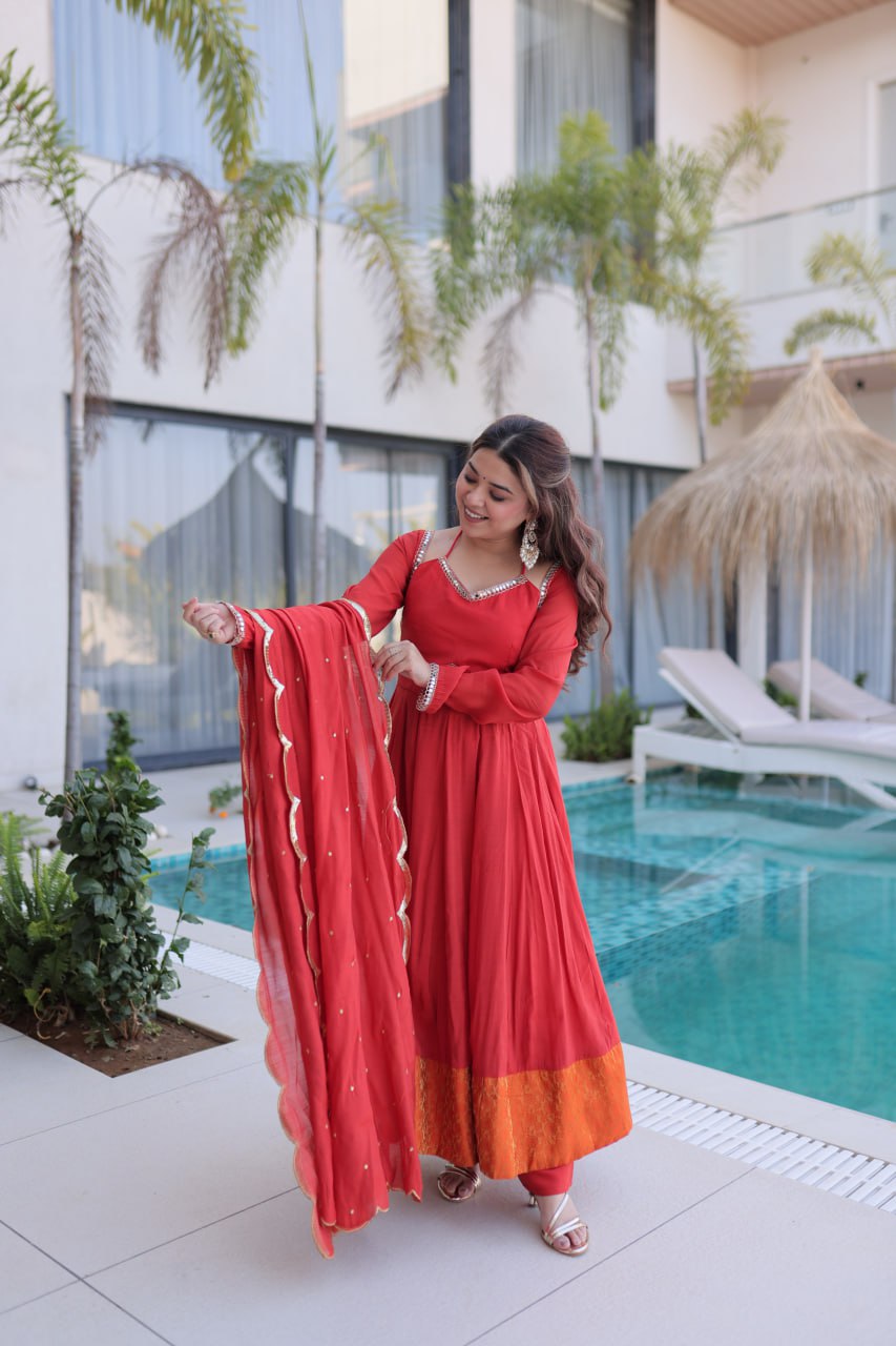 Mul Chanderi Kurti Pant Dupatta Set