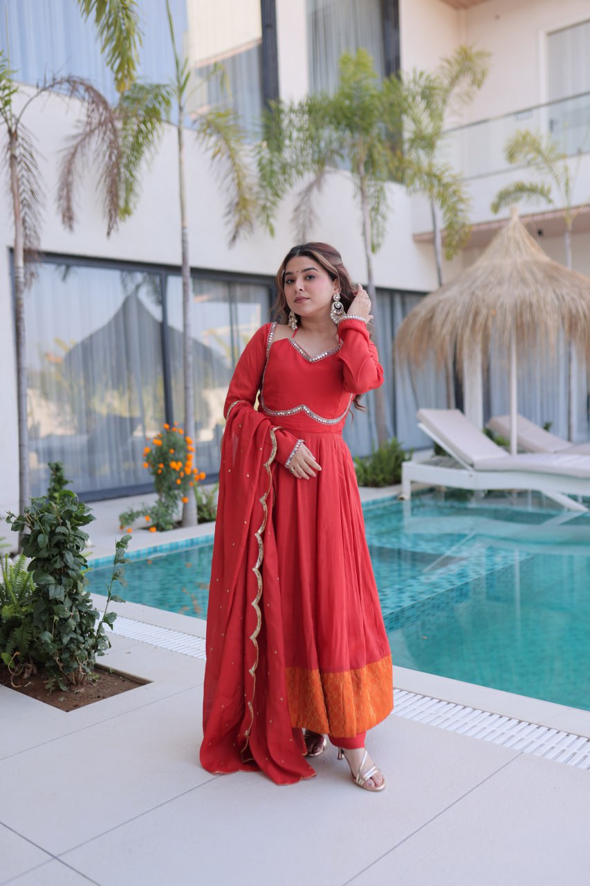 Mul Chanderi Kurti Pant Dupatta Set