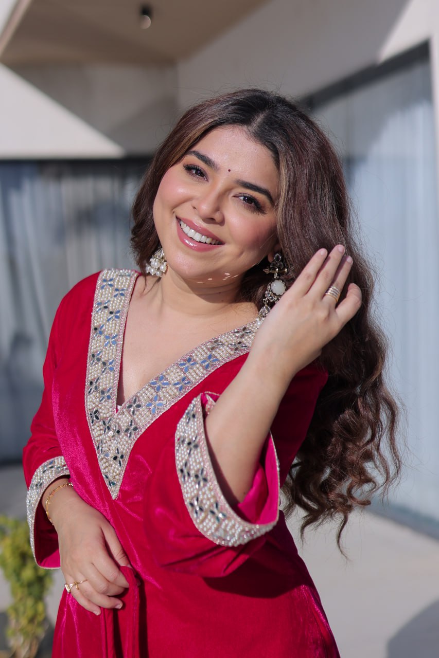 Premium Velvet Zari Mirror Work Top Pant Set with Potli Bag(Batwa)