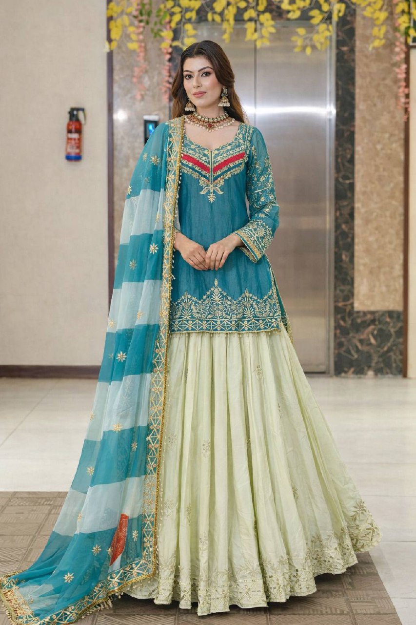 Luxurious Ethnic Suit Set with Exquisite Embroidery Work and Designer Dupatta