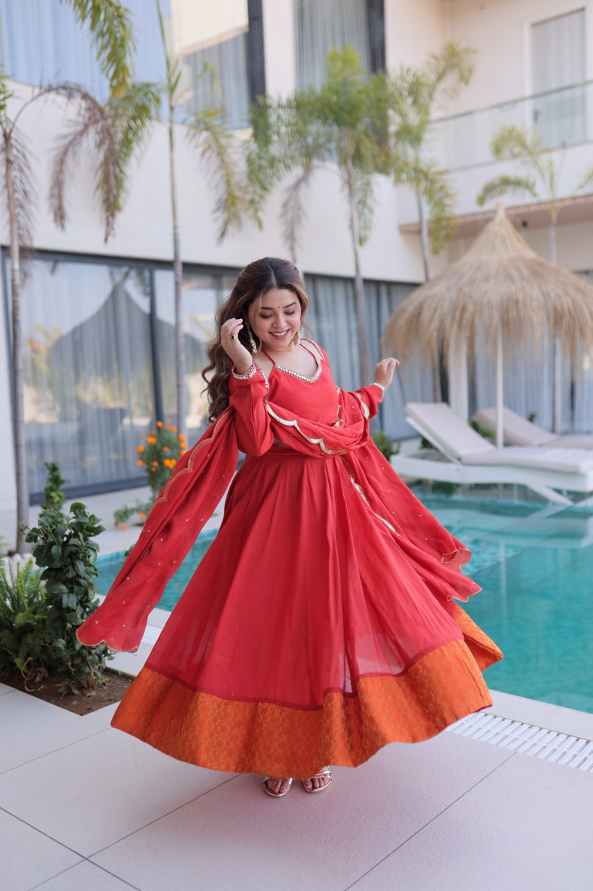 Mul Chanderi Kurti Pant Dupatta Set