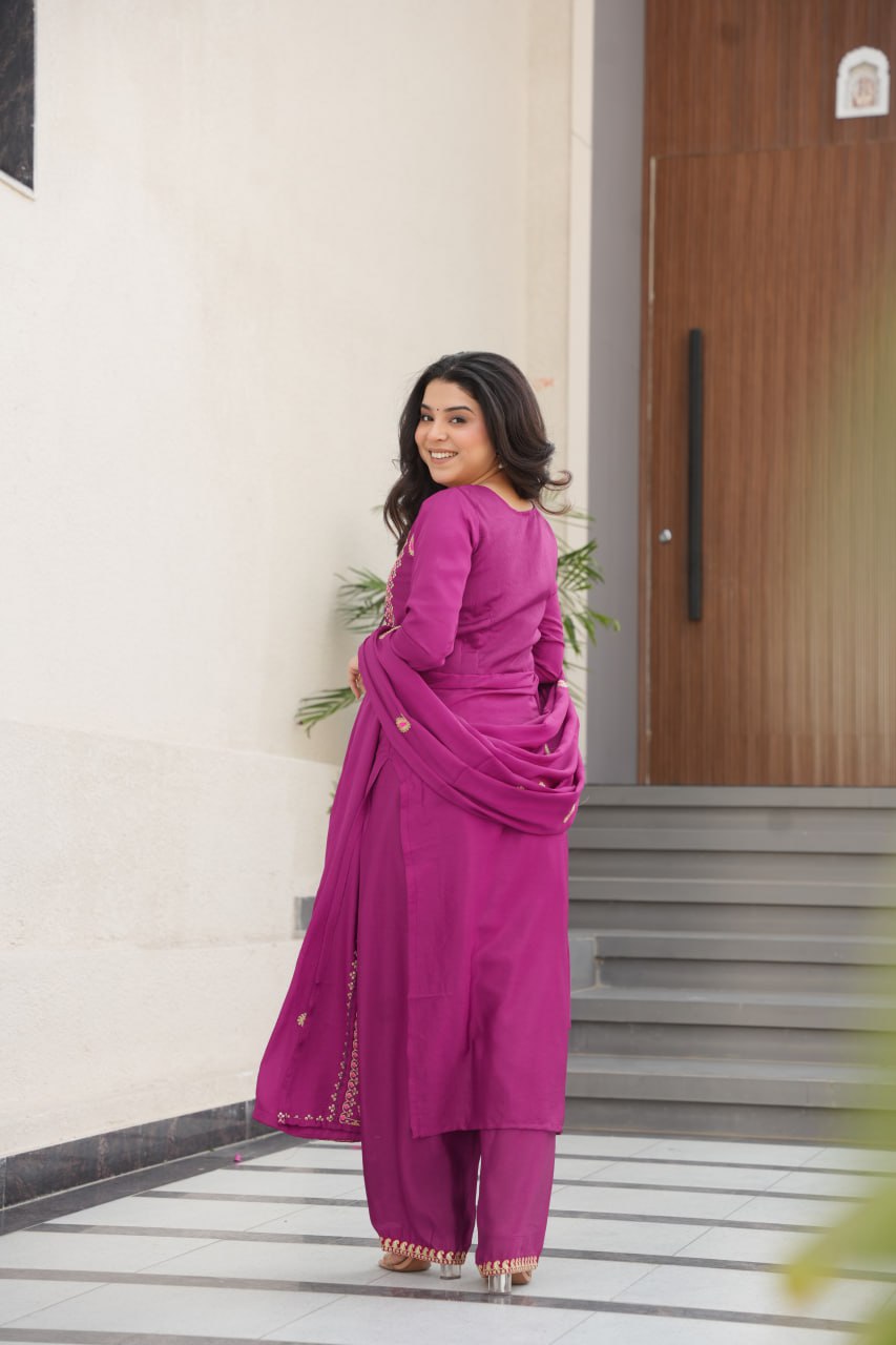 Elegant Chinnon Embroidered Top Pant Set with Lace Work and Dupatta